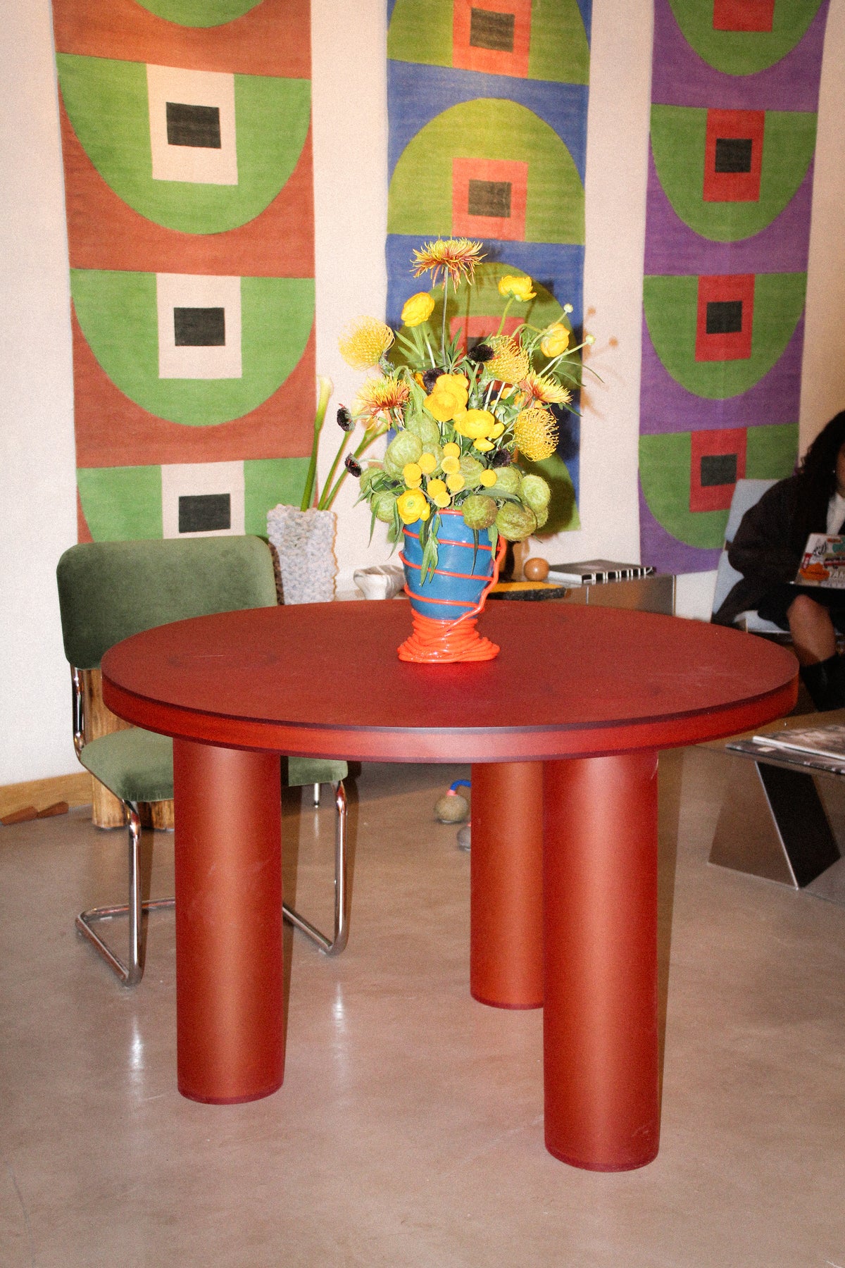 JELLA TABLE